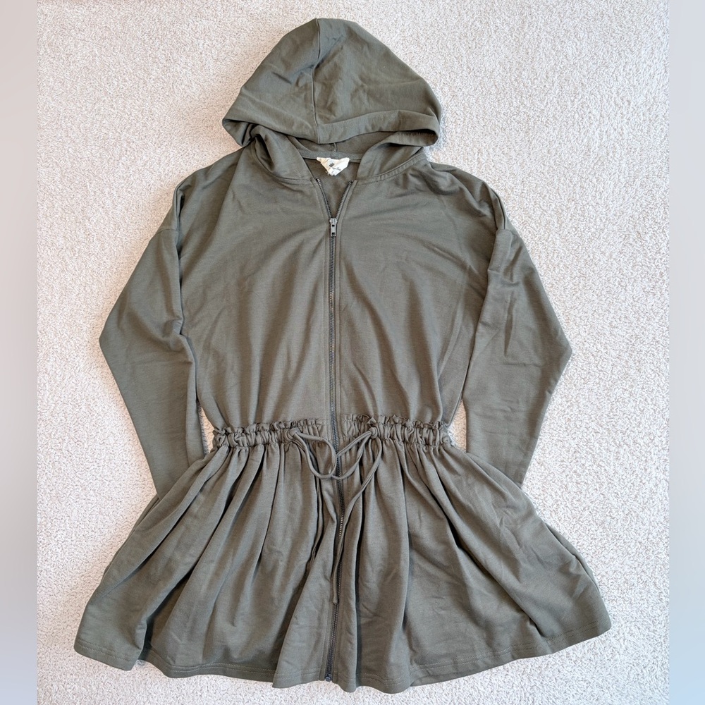 NWOT Betsey’s Boutique Hooded Tunic Sweatshirt with Drawstring Waist